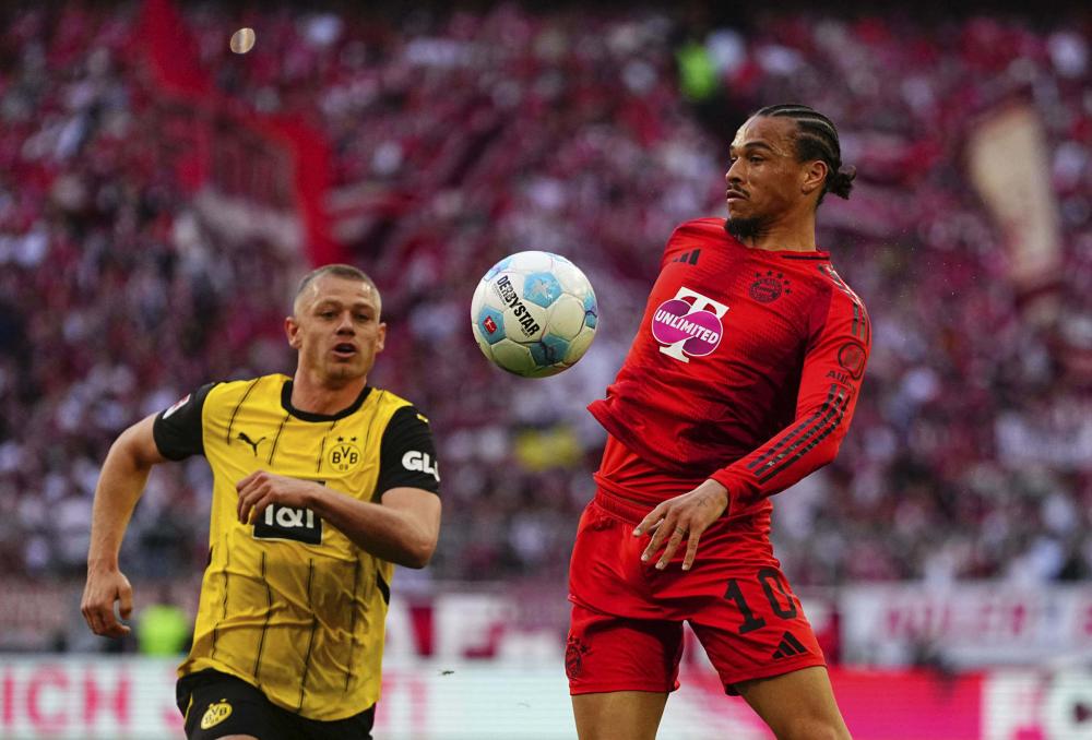 他通过一双 他通过一双